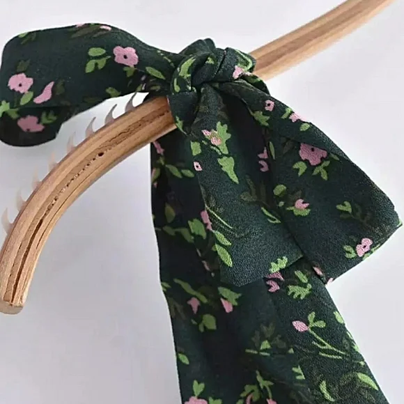 Green Floral Sweetheart Neck Chiffon Dress with Ribbon Straps - Picture 10 of 16